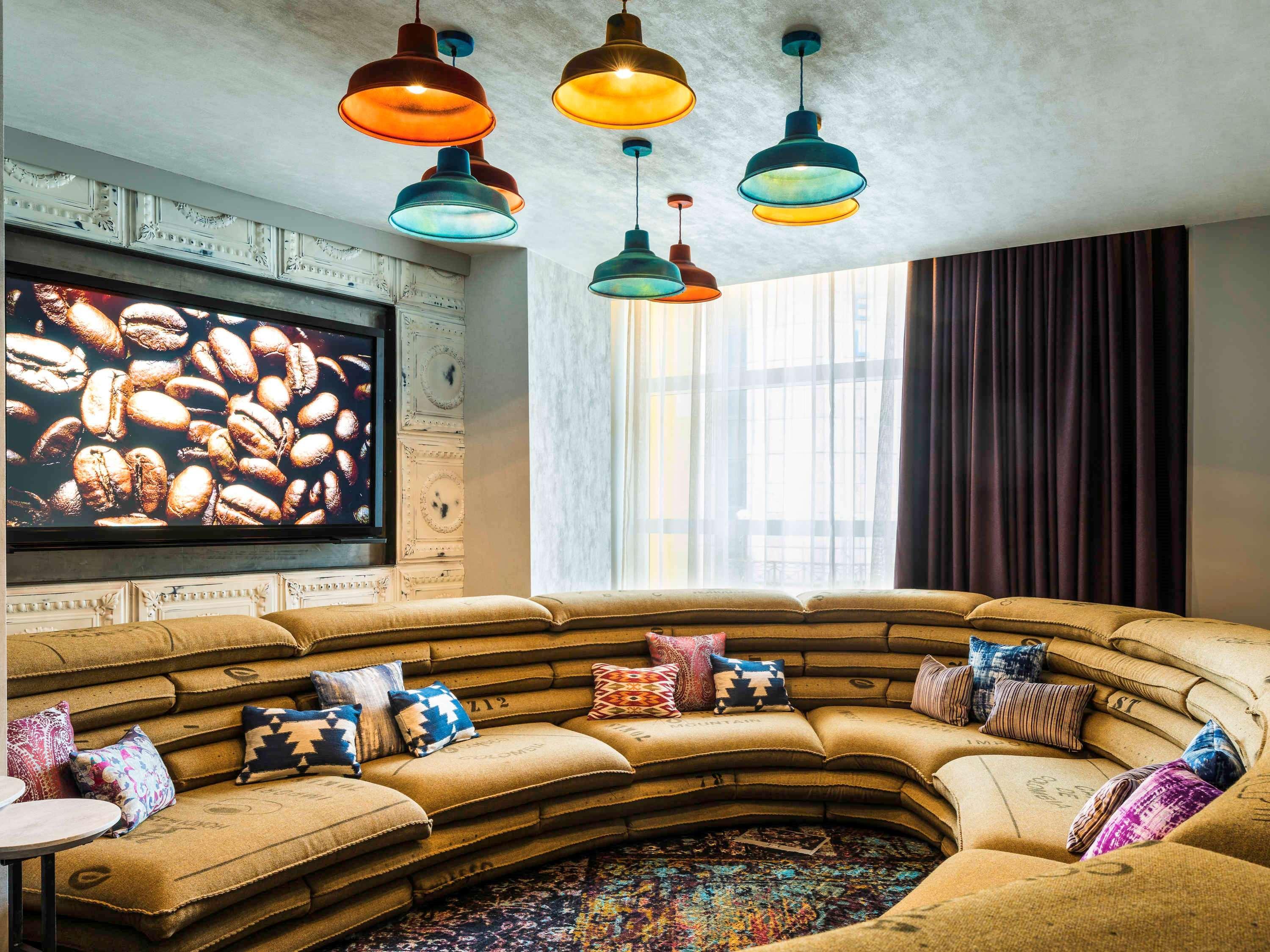 Отель Novotel Canary Wharf 4*