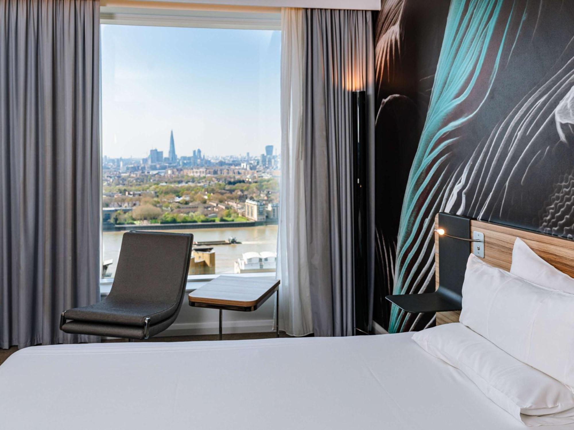 Novotel Canary Wharf Отель