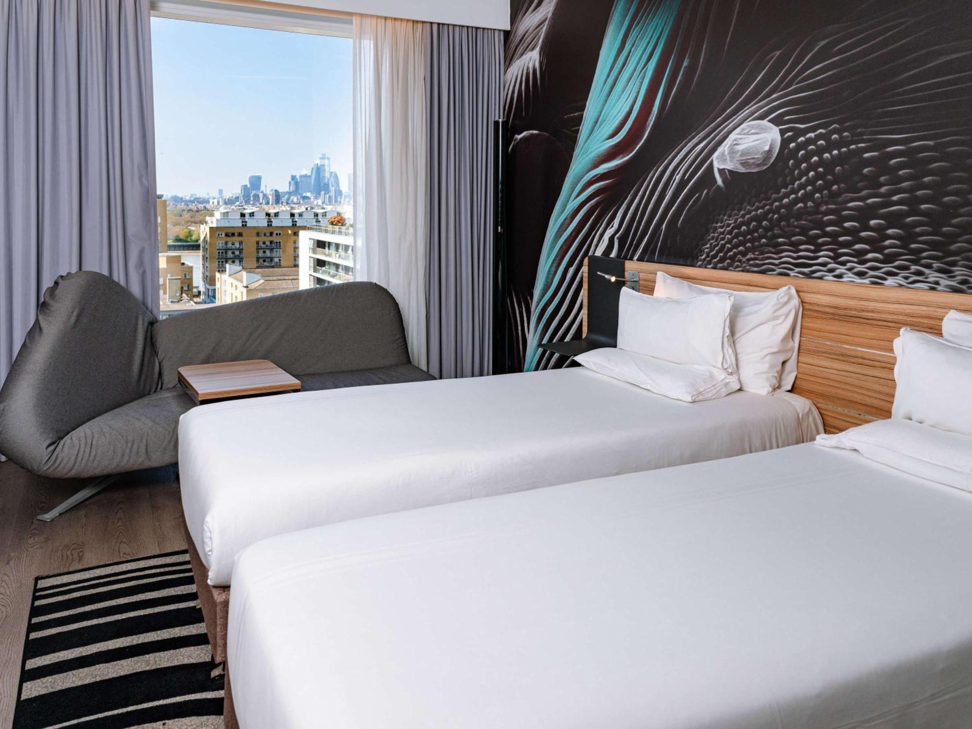 Novotel Canary Wharf Отель Лондон